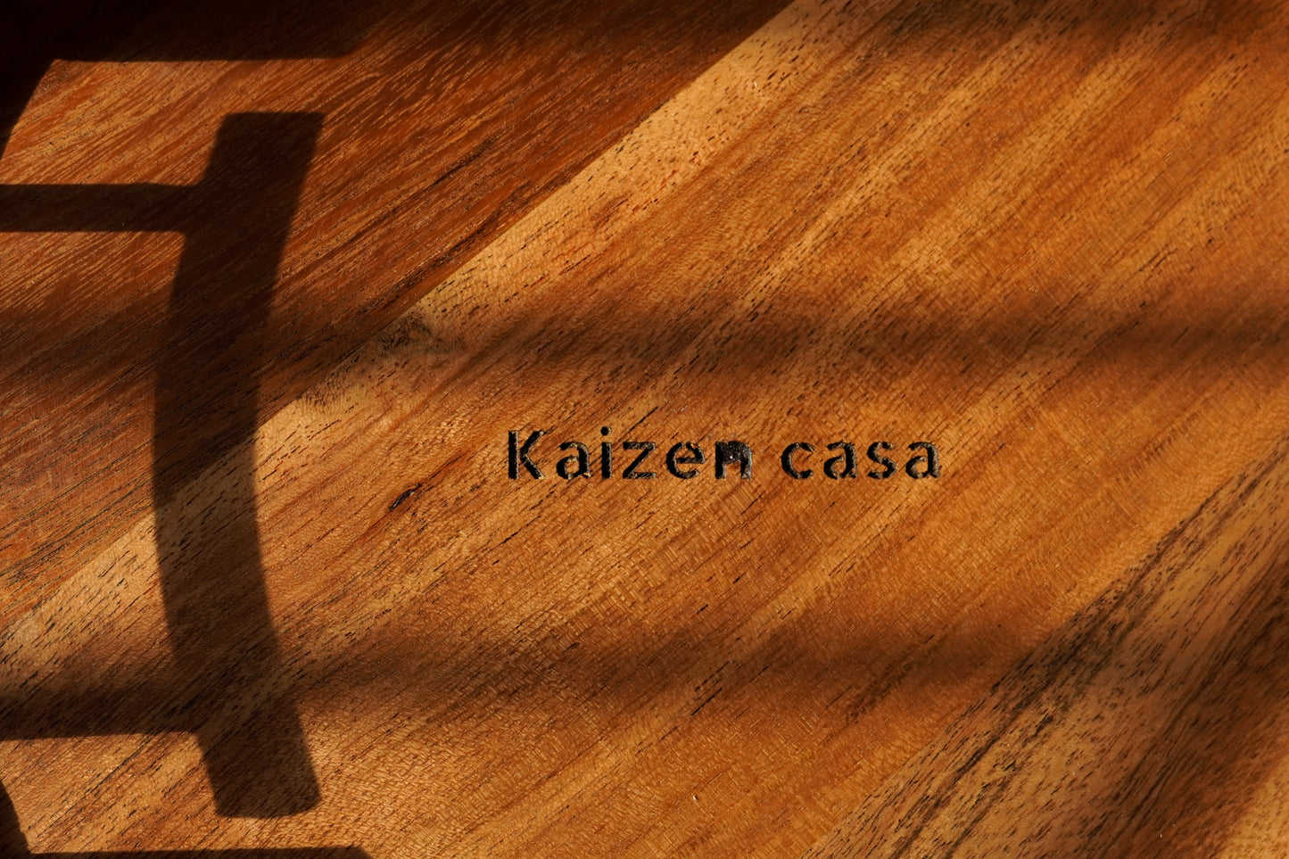 Round Wooden Serving Tray/Platter made with premium acacia wood