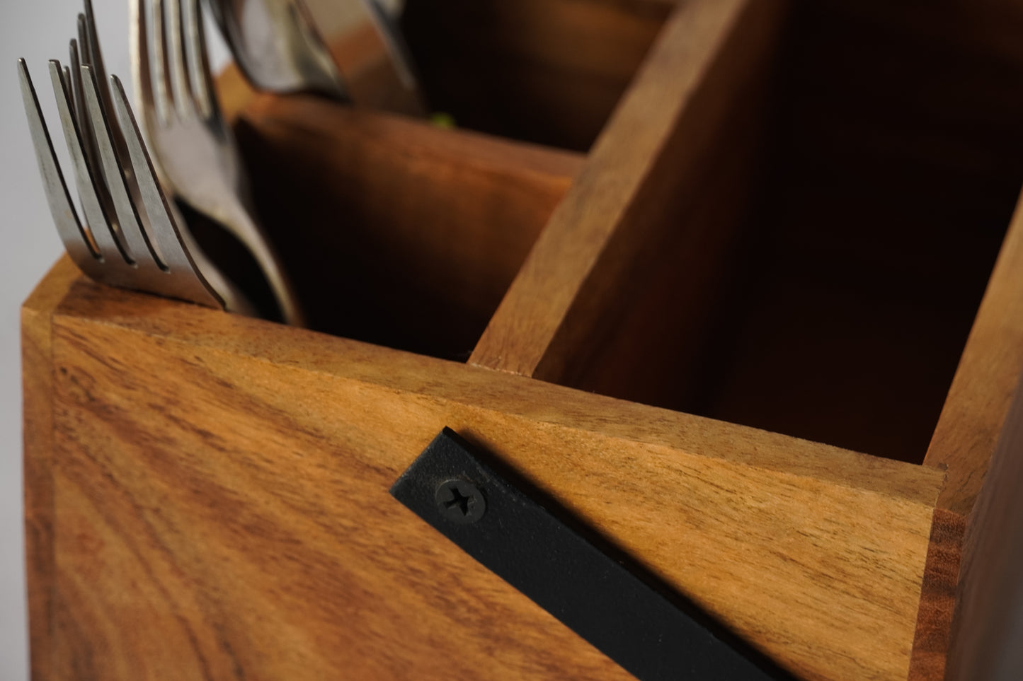 Wooden Caddy/Cutlery holder with Metal Holder